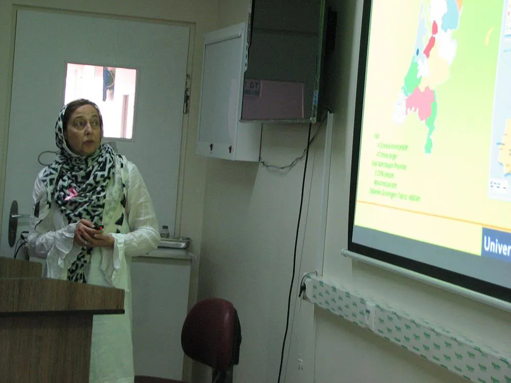 حضور سرکار خانم دکتر پروفسور تروسکه دباک در مرکز تحقیقات هماتولوژی و انکولوژی